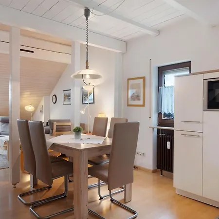 Rieslehof Nr9 شقة تيتيسي نيوستادت